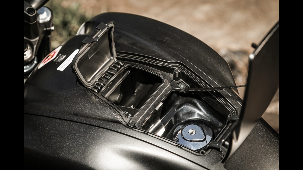 Avaliação: Honda CTX 700N propõe novo conceito de custom