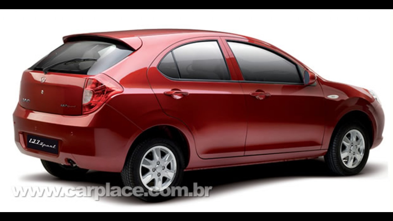 Segredo: Leitor flagra os chineses JAC J3 Sedan e Hatch em transporte no Brasil