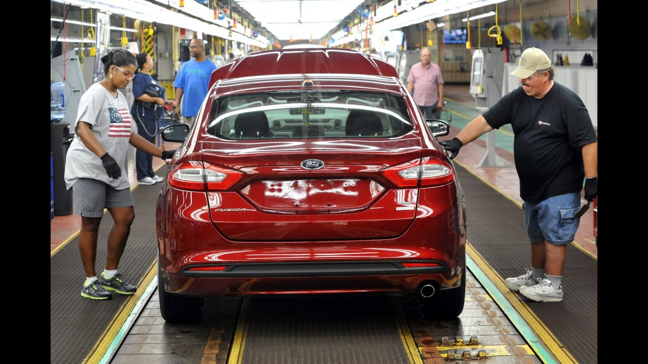 Ford Fusion começa a ser produzido nos EUA para encarar Camry em volume