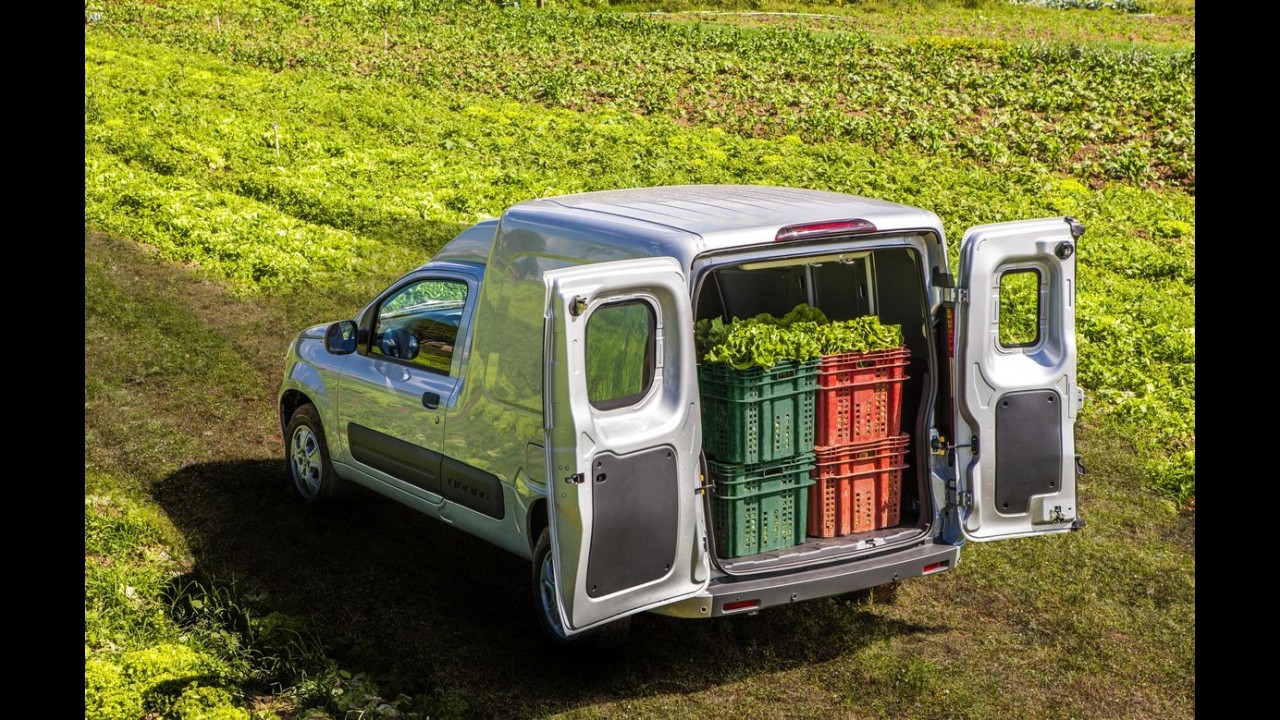Volta rápida: com cara de novo Uno, Fiorino 2014 traz mais espaço e motor 1.4