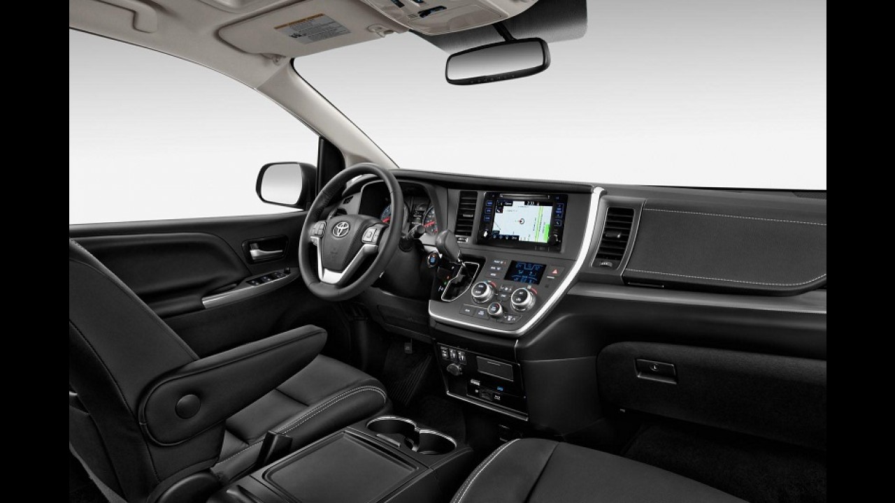 Toyota retoca visual e deixa minivan Sienna 2015 mais equipada nos EUA