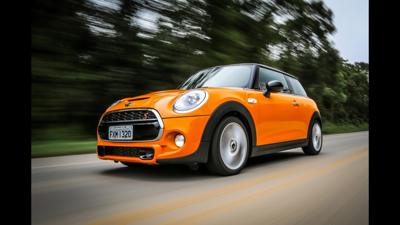 Teste CARPLACE: MINI Cooper S tem poderio (e preço!) para bater GTI e Si