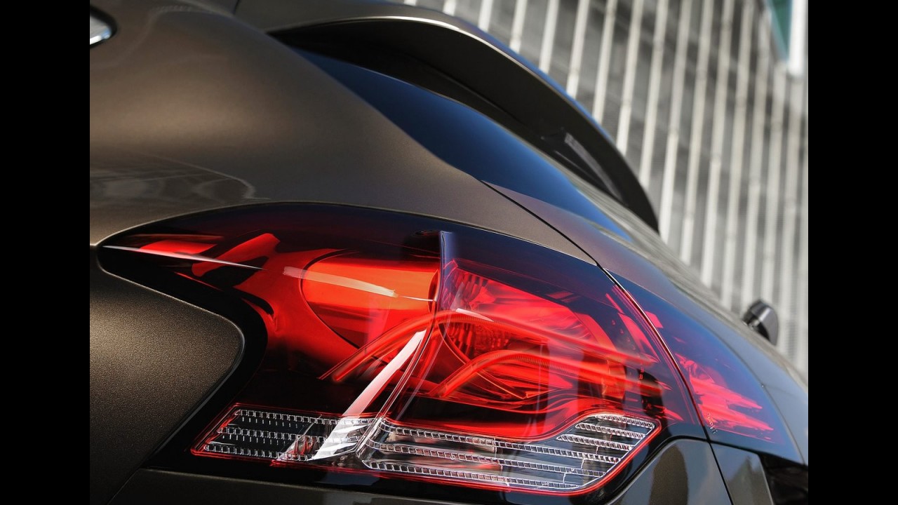 Citroën revela o novo DS4 2012 - Veja fotos