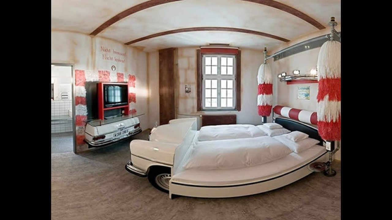 Hotel V8: para quem sonha acordado e dormindo com carros!