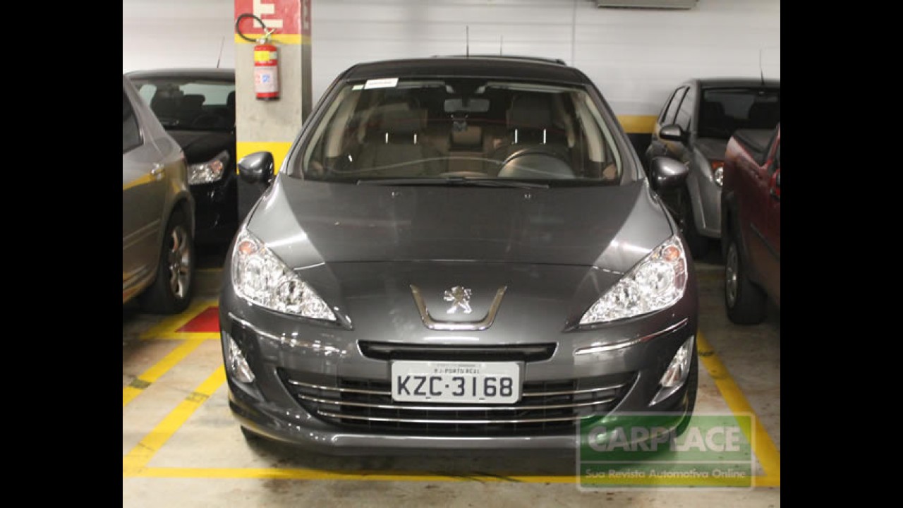 Exclusivo! Flagra mostra detalhes internos e externos do Novo Peugeot 408