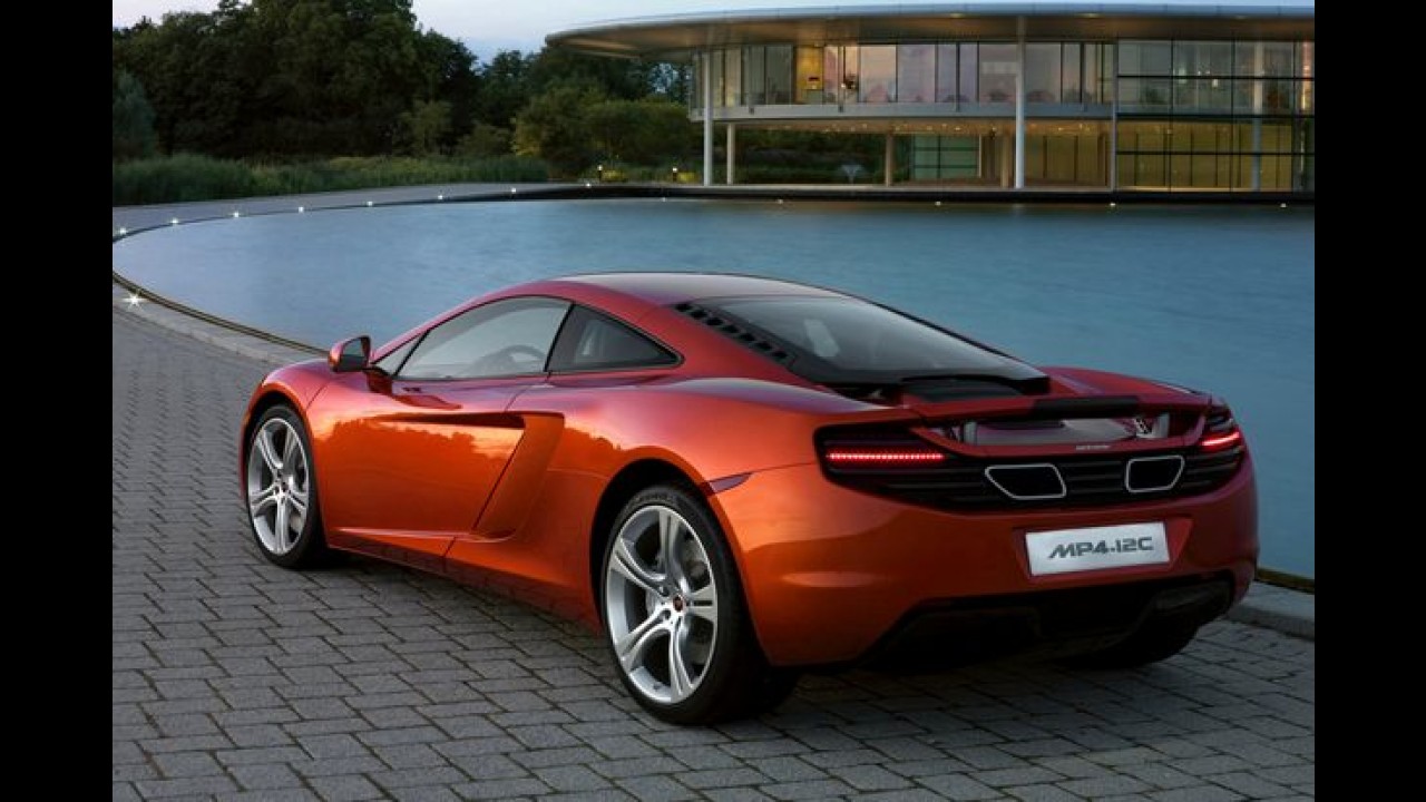 Adolescentes alugam McLaren MP4-12C com cartão de crédito roubado