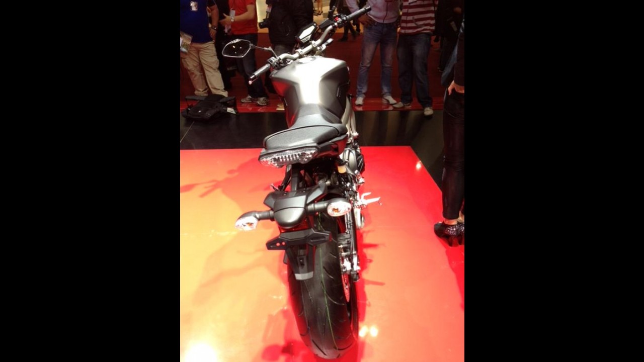 Salão Duas Rodas: Yamaha surpreende e mostra MT-09, que chega em 2014