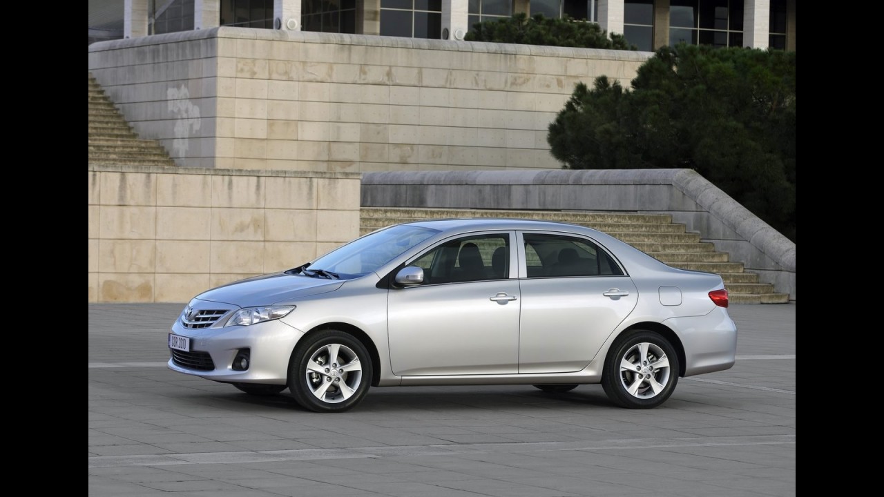 Europa: Toyota Corolla ganha alterações estéticas no modelo 2010 (2011)