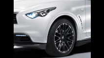 Infiniti FX Sebastian Vettel