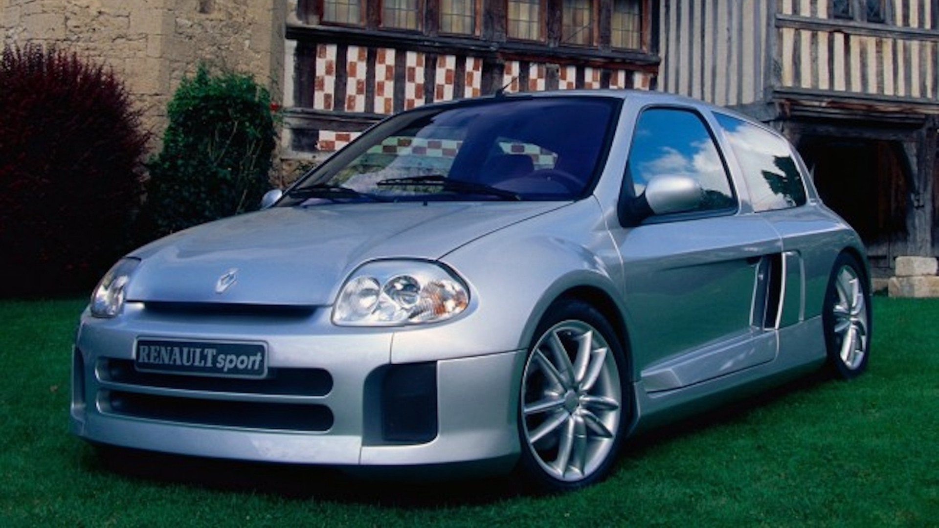Renault Clio V6, adorabilmente folle