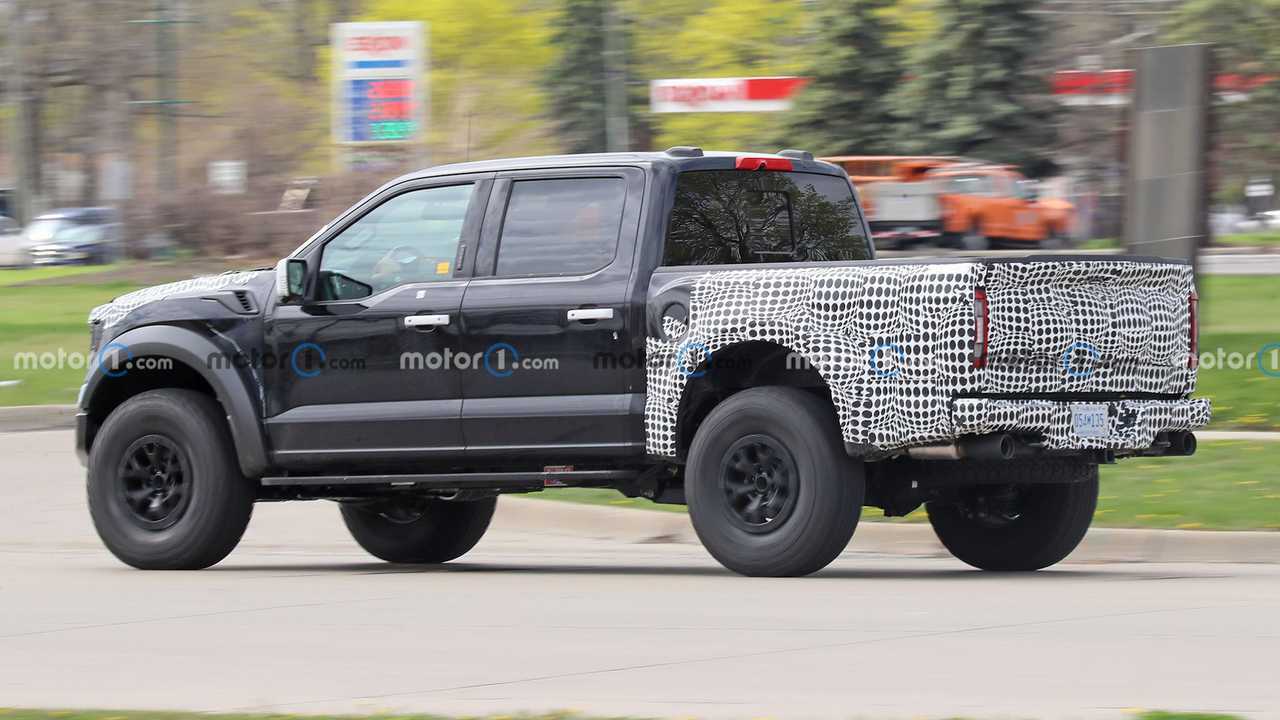 Foto spia Ford F-150 Raptor R 2022