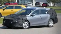 2022 Kia Ceed Hatchback e Wagon Spy Foto