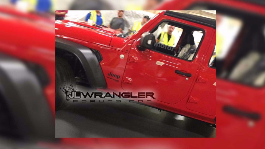 2018-jeep-wrangler-spy-photo-uncovered