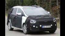 Kia Rondo als Erlkönig