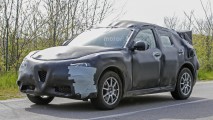 Alfa Romeo Stelvio'nun kamuflajlı hali, yükseltilmiş bir Giulia'ya benziyor