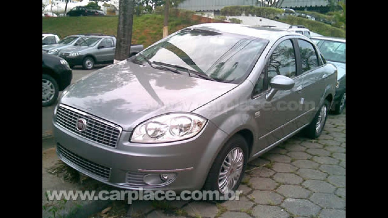 Exclusivo!! Flagramos o novo Fiat Linea Dualogic 2009 - Veja foto do interior