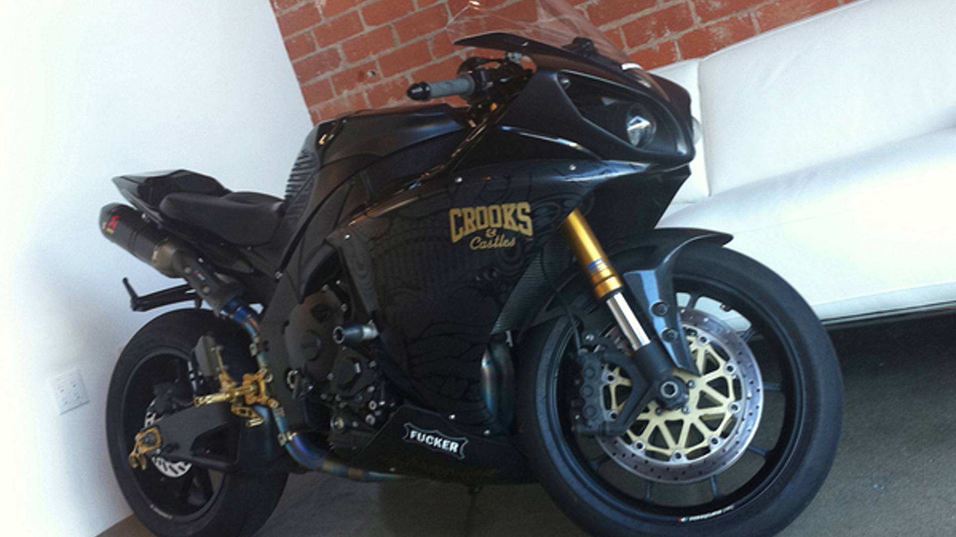 2012 Yamaha R1 traction control Photos