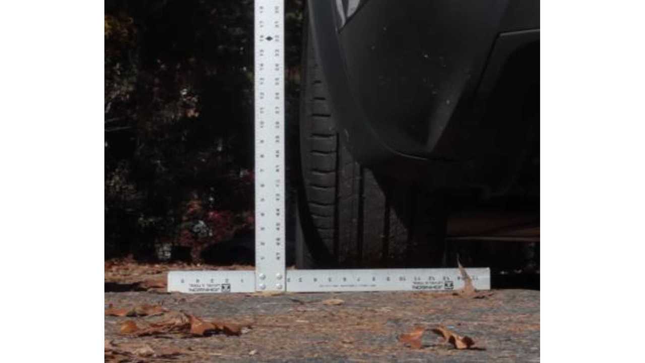 Tesla Model X Tire Wear On "Very Low" Suspension Setting Video