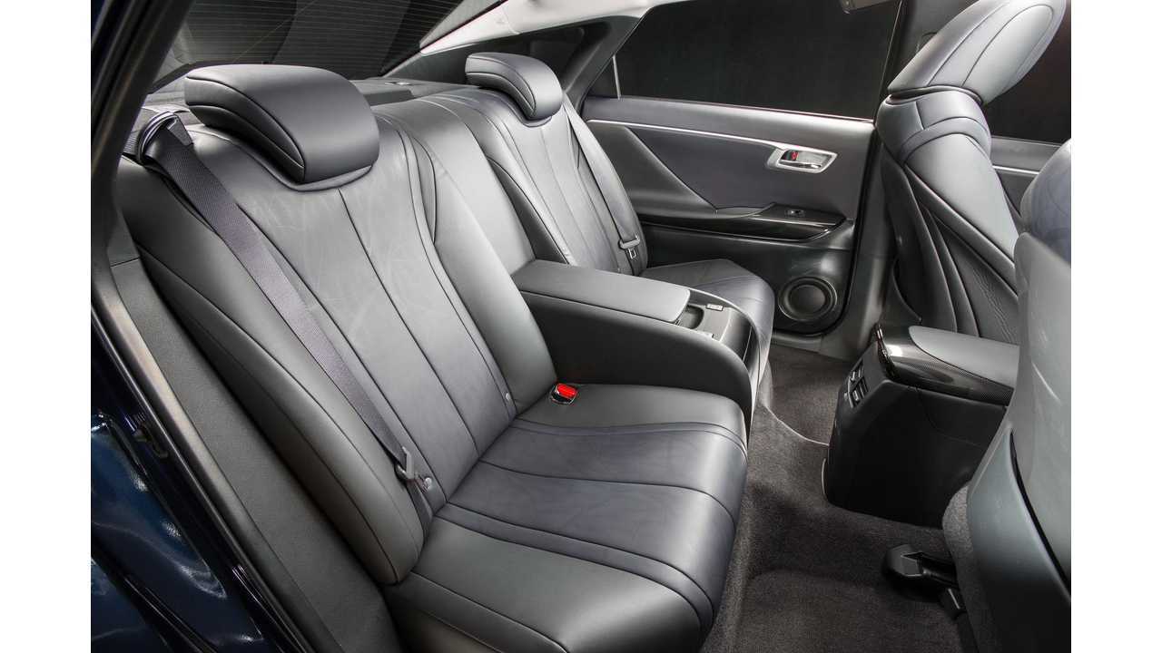 Toyota Mirai - rear seats