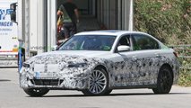 BMW Serie 3 EV anteriore vista tre quarti