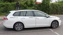 Nuova Volkswagen Golf Variant, le prime foto spia