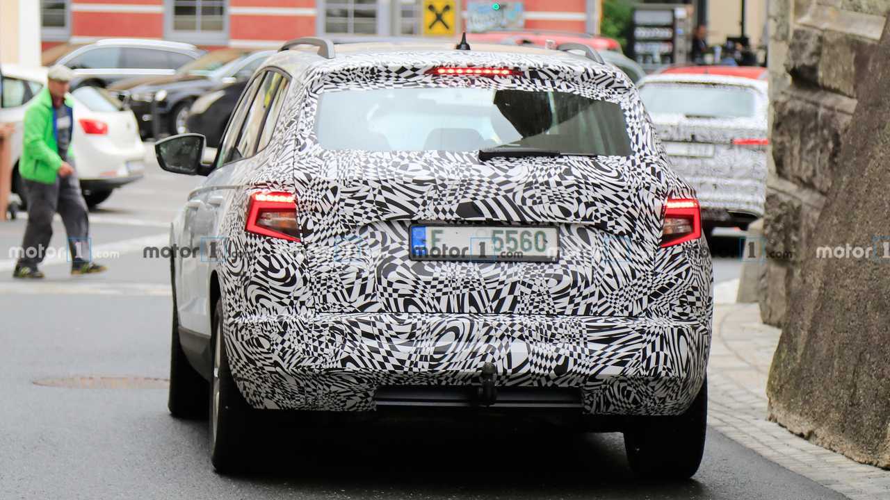 Skoda Karoq lifting spia foto
