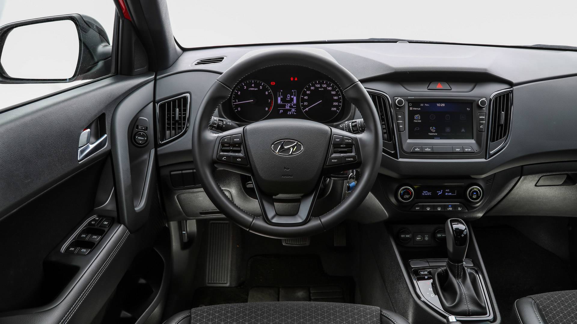 Comparativo Hyundai Creta Sport x Chevrolet Tracker Premier Motor1