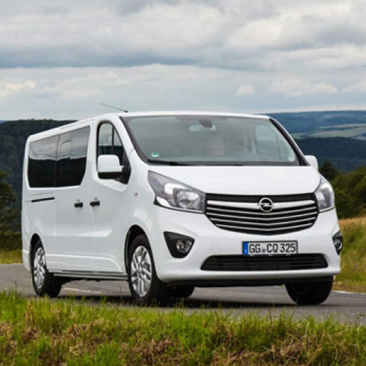 Opel Vivaro Combi, Prime Impressioni