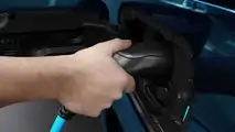 Peugeot e-Rifter charging