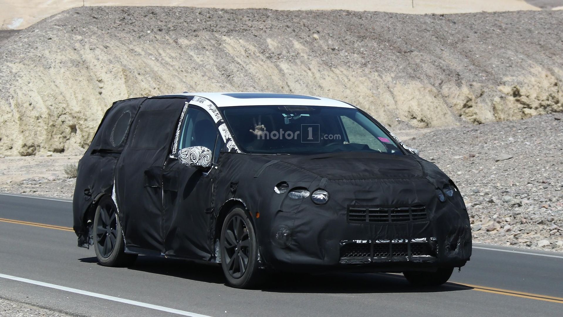 Heavily Masked 2017 Honda Odyssey Spied Inside And Out