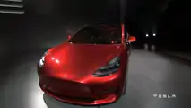 Tesla Model 3 tanıtılıyor