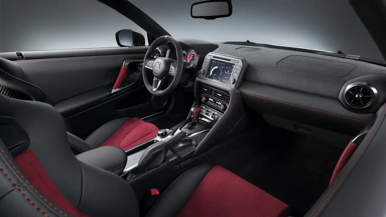 17 Nissan Gt R Nismo Priced From 174 990 In U S