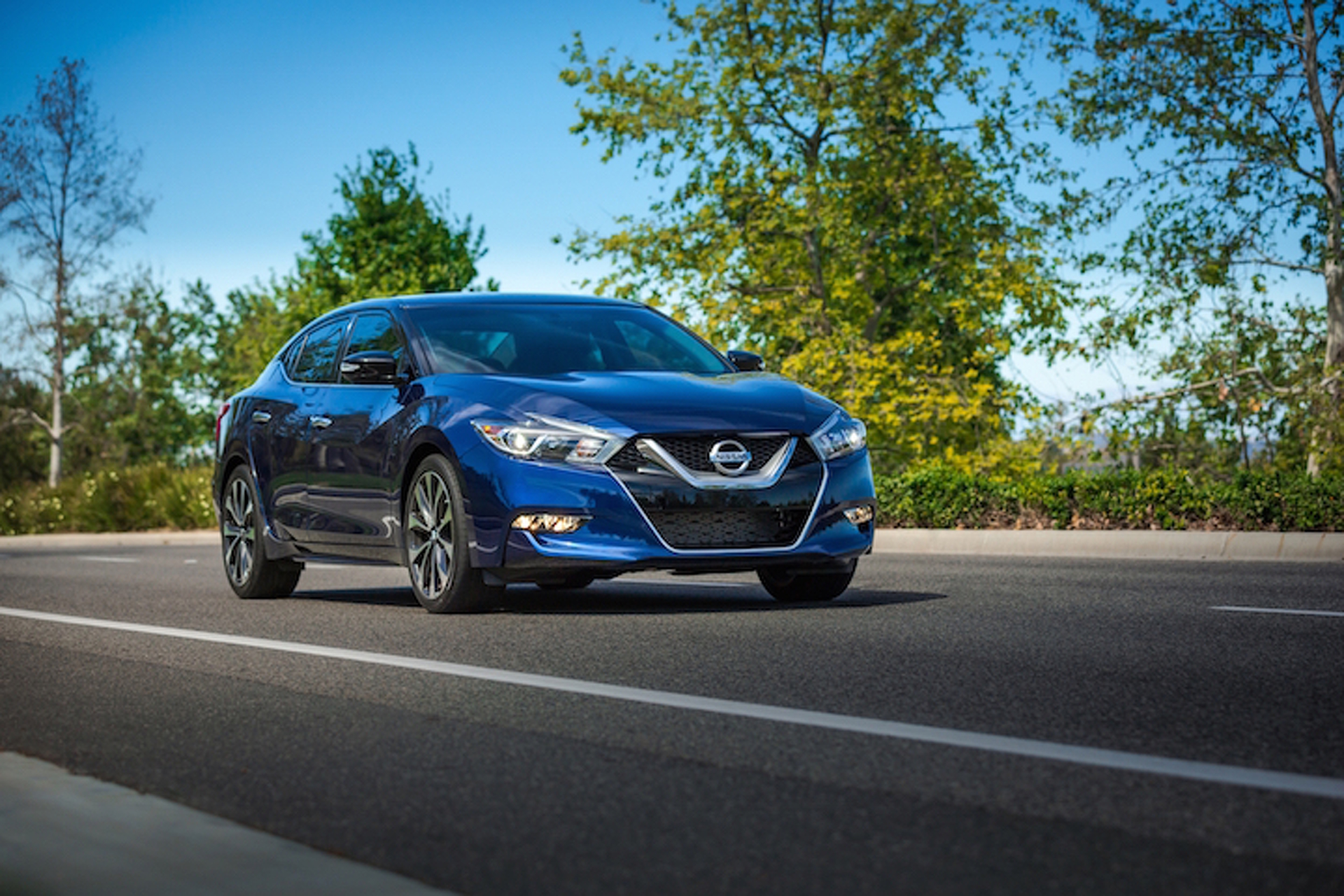 2016 Nissan Maxima Pairs New Styling with Sporty Implications: Review