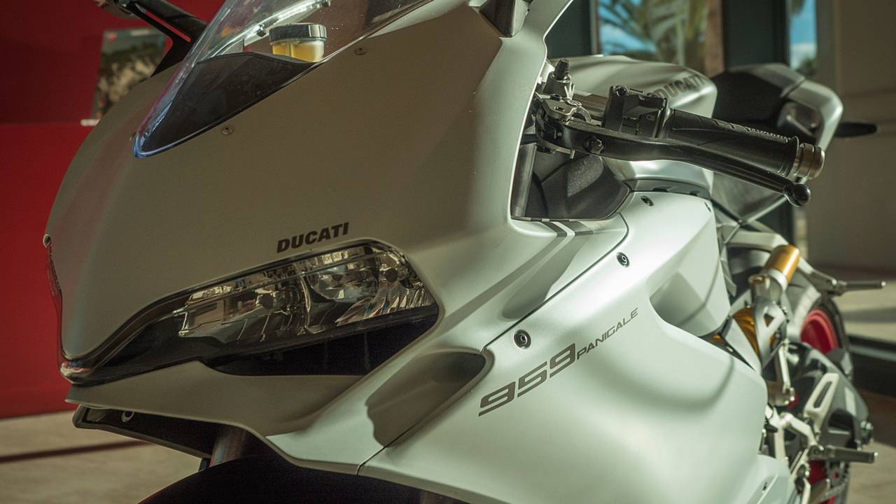 2016 Ducati 959 Panigale - First Look