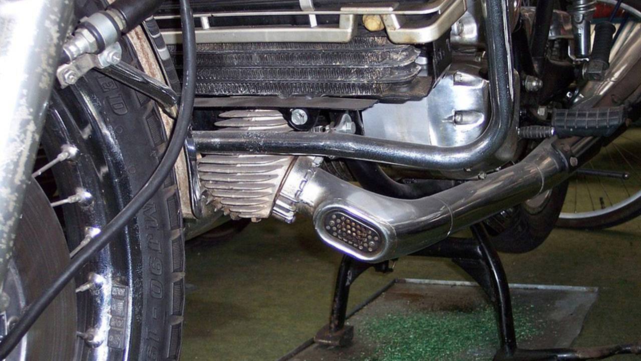 Cycleweird: The Worst of All Worlds - Suzuki RE-5