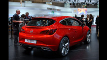 Opel GTC Paris Concept al Salone di Parigi 2010