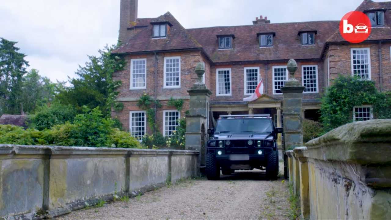 Six-Wheeled Hummer