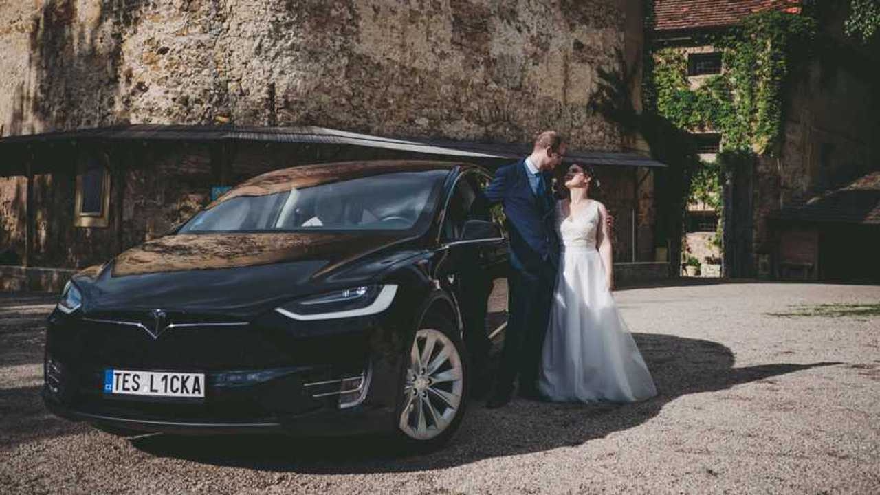 Teslička Makes Tesla Cars Turn Profit Before Autonomous Tech
