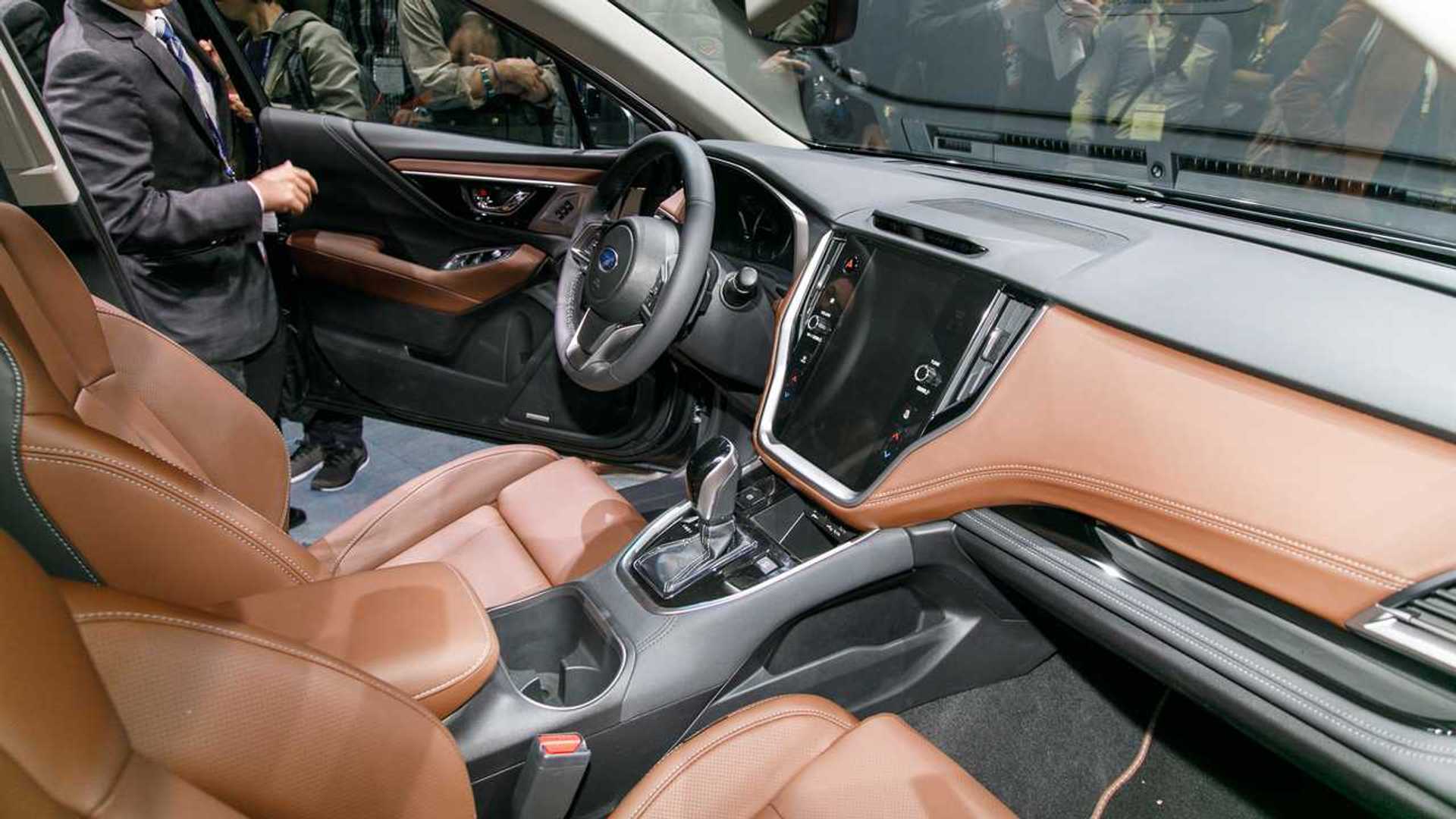 2020-subaru-outback-at-the-new-york-auto