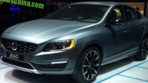 Volvo S60 Cross Country spotted in Detroit