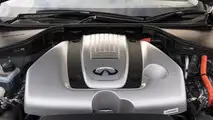 2015 Infiniti Q70 (Euro-spec)