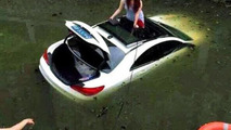 Mercedes-Benz CLS accident in China