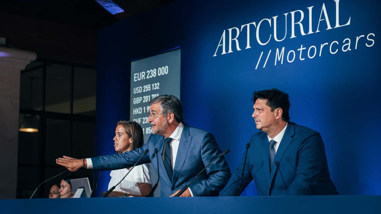Artcurial Motorcars réalise 11 millions d'euros avec la vente Garden Party in Saint-Tropez 