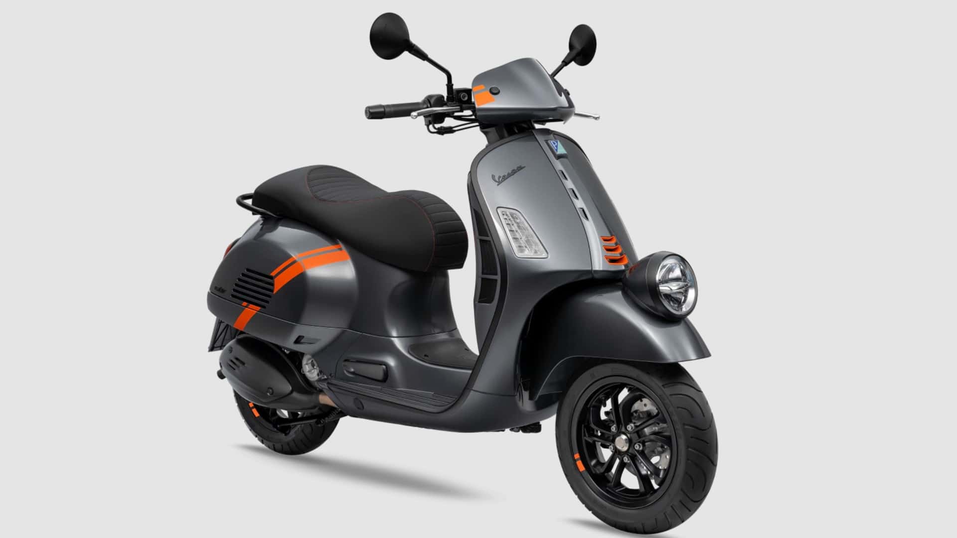 VESPA GTV 300用 Vespa Goes Sleek And Sporty With New Scooter Color