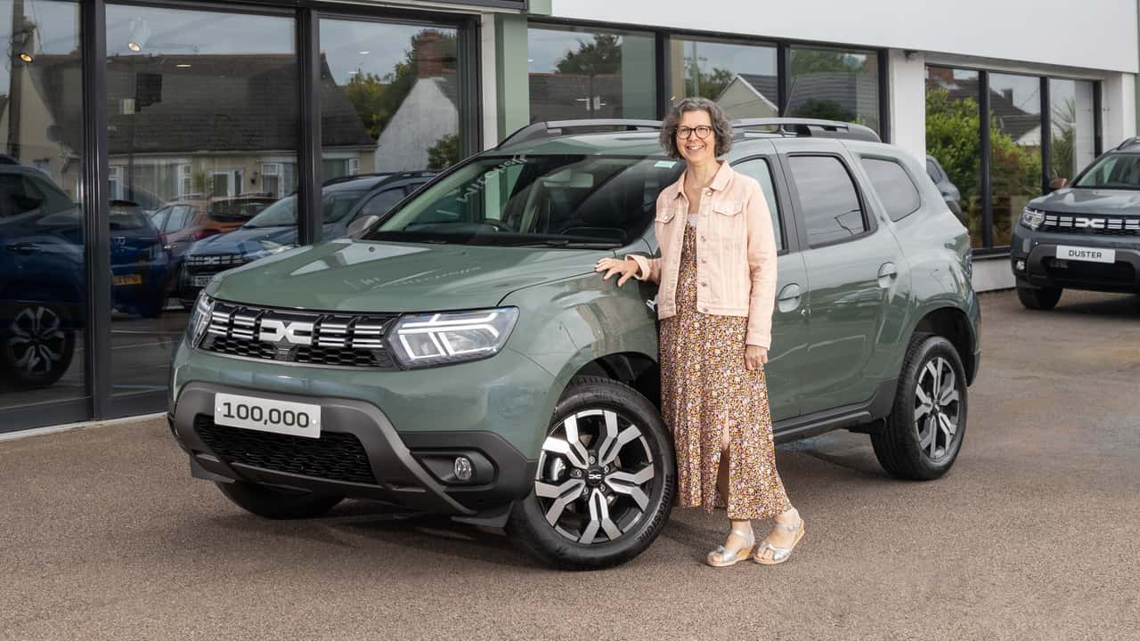 100,000th Dacia Duster delivered in the UK