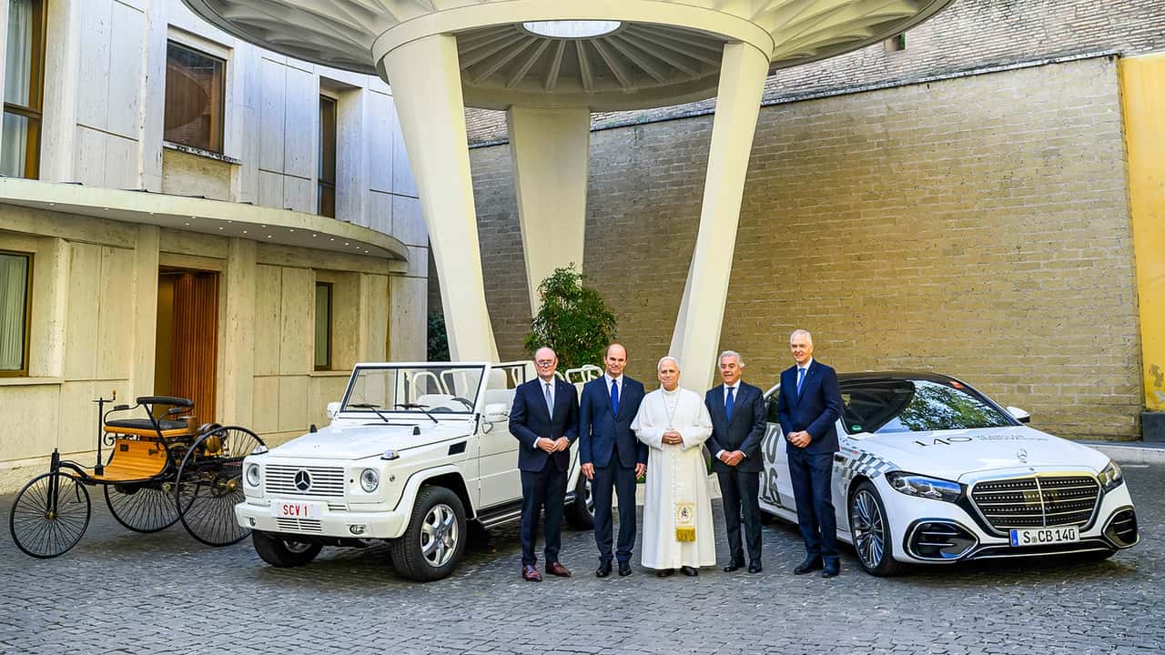 Ausstellung im Vatikan: Ein Jahrhundert Papamobile