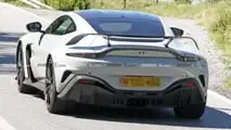 Photos d'espionnage manuelles de l'Aston Martin Vantage V12