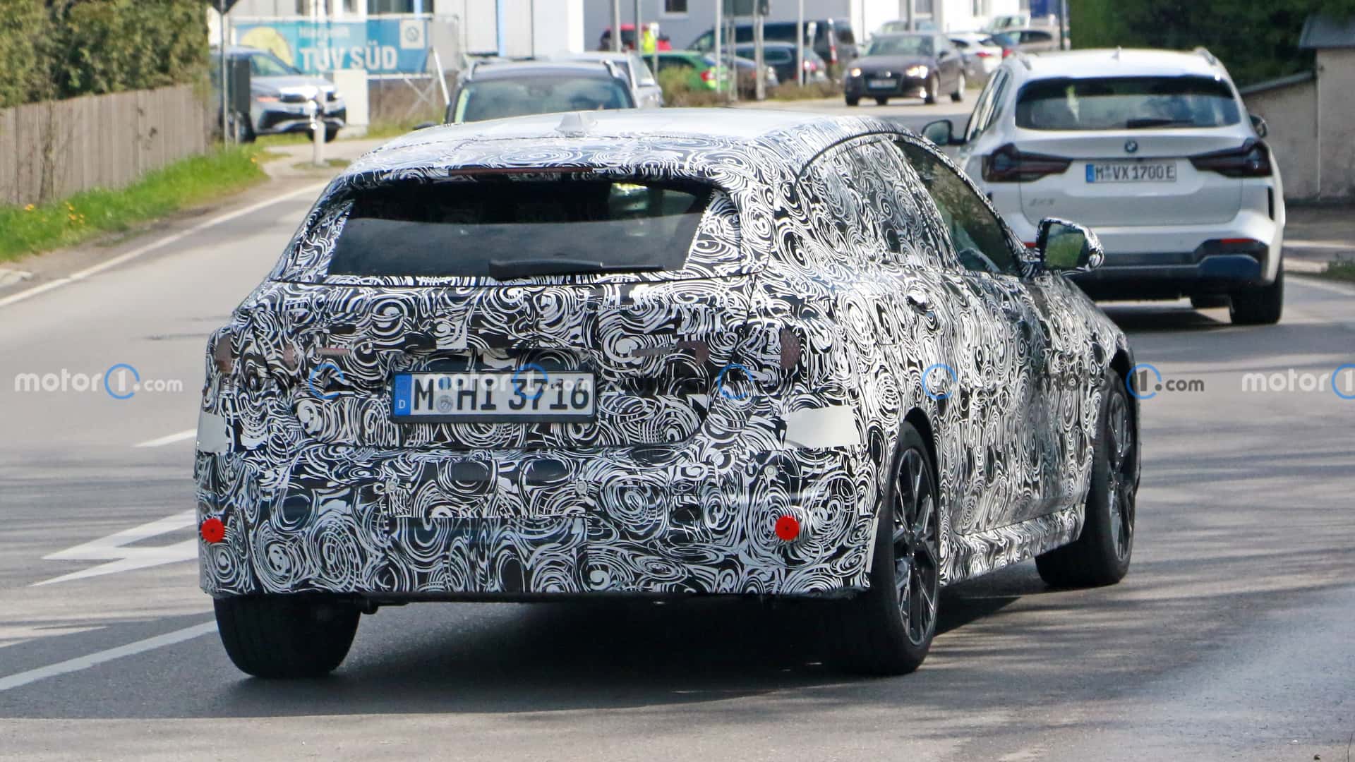 https://cdn.motor1.com/images/mgl/nA9Z8G/s1/bmw-1-series-spy-photos.jpg