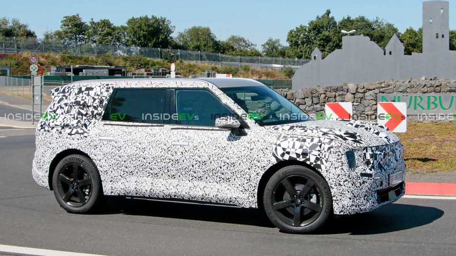 Прототипы Kia EV9 заметили в Нюрбургринге