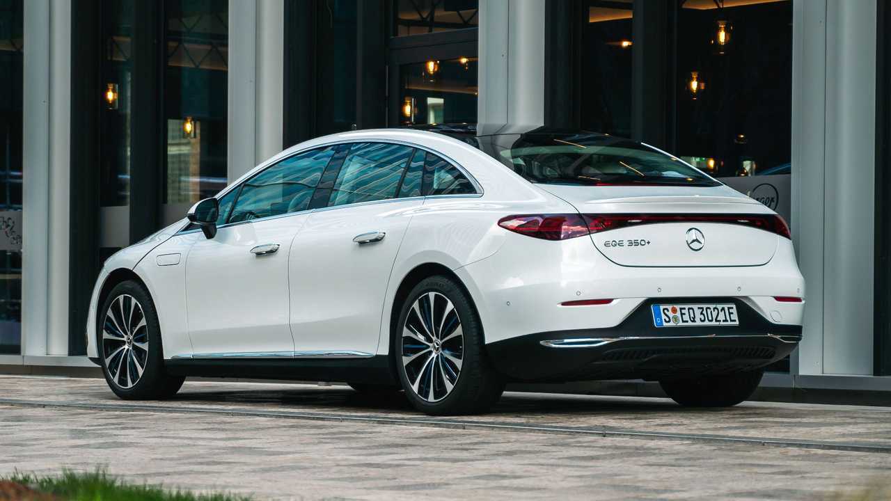 Mercedes-Benz EQE 350+ test left rear view